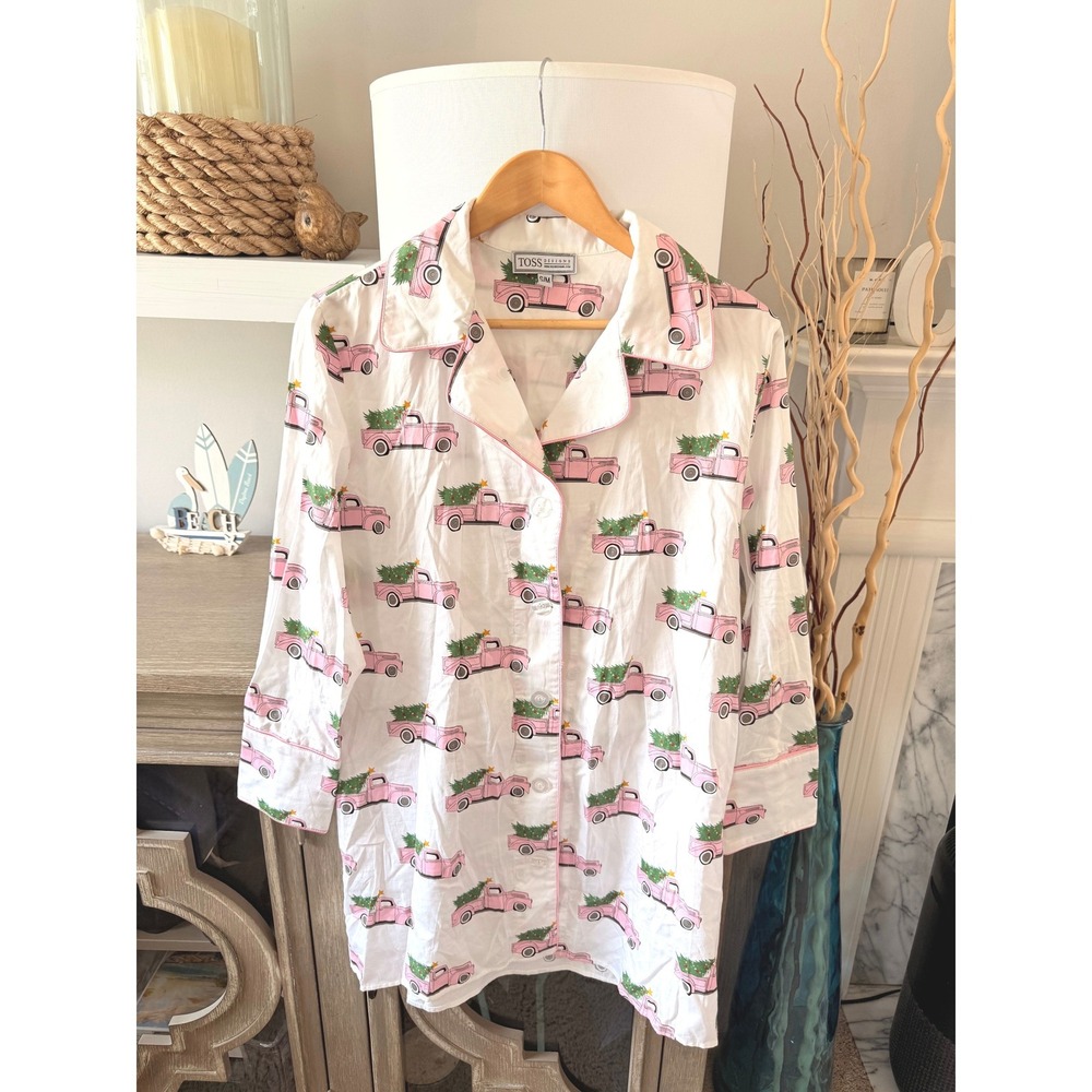 Toss Designs Nightshirt Womens White Pink Christmas Truck S/M